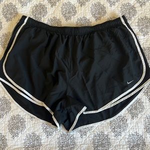 Nike Tempo Short